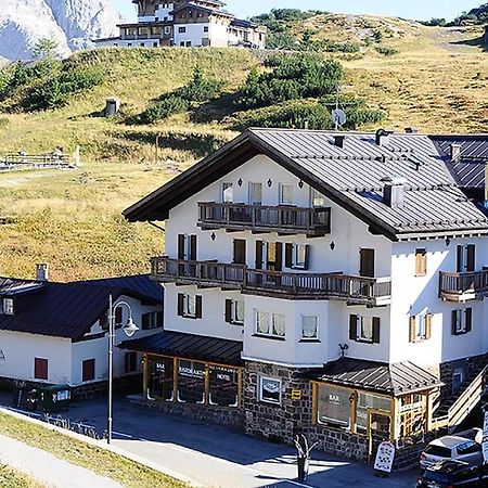 Hotel Alpenrose Пасо Роле Екстериор снимка