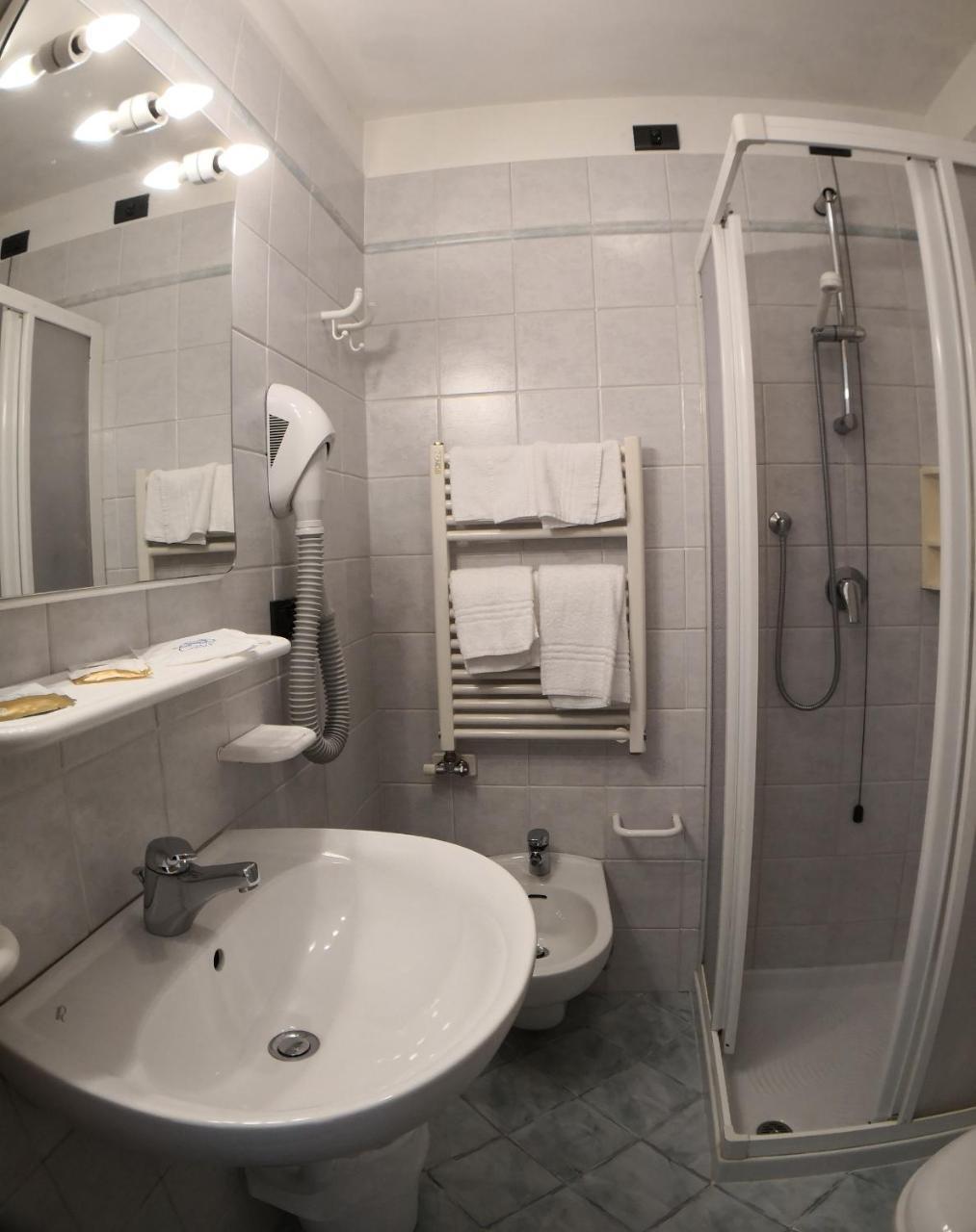Hotel Alpenrose Пасо Роле Екстериор снимка