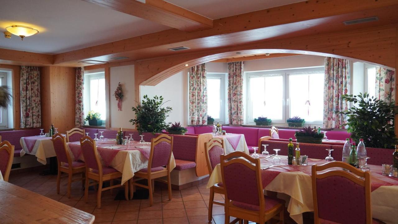 Hotel Alpenrose Пасо Роле Екстериор снимка
